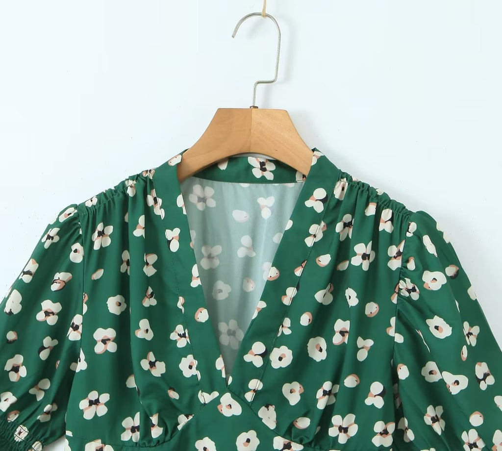 Green Shivering Short Sleeve Dress Women Summer Slim Fit V neck Slimming Tea Break