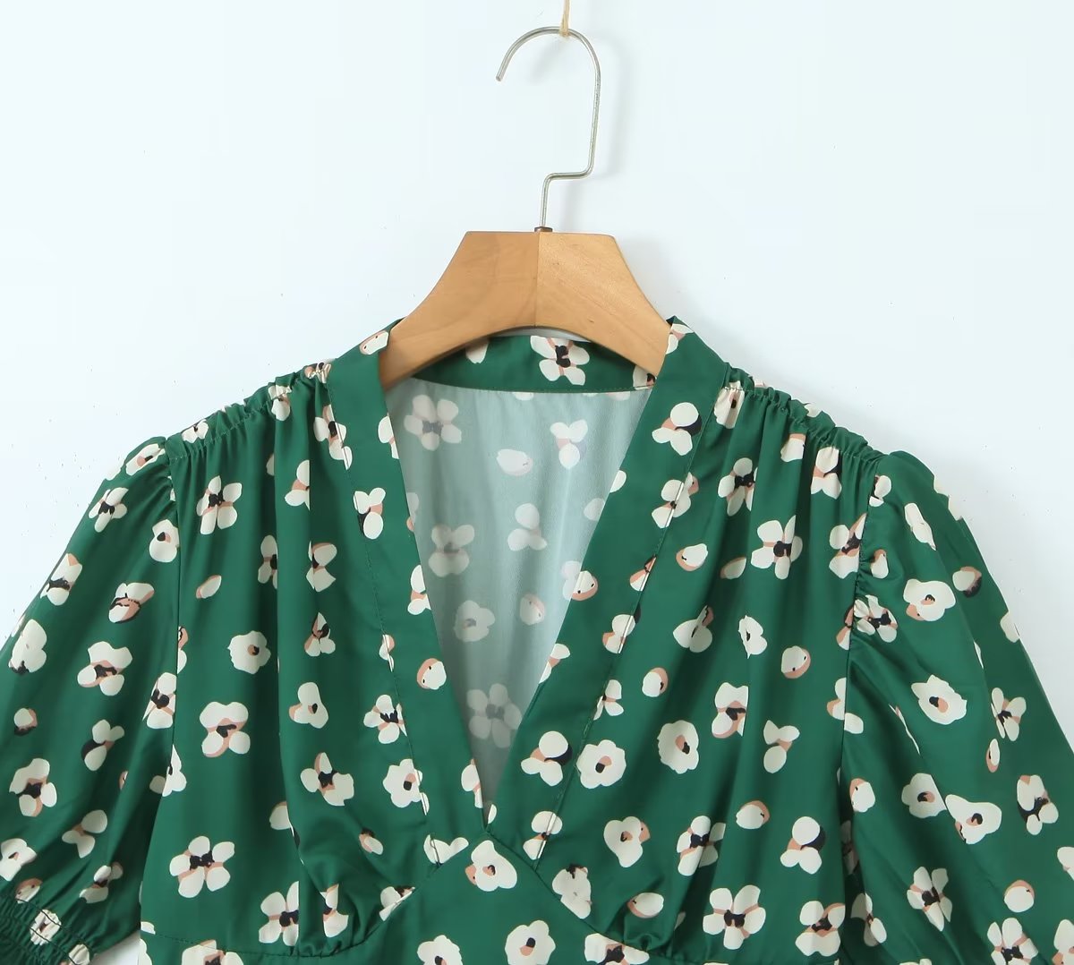 Green Shivering Short Sleeve Dress Women Summer Slim Fit V neck Slimming Tea Break