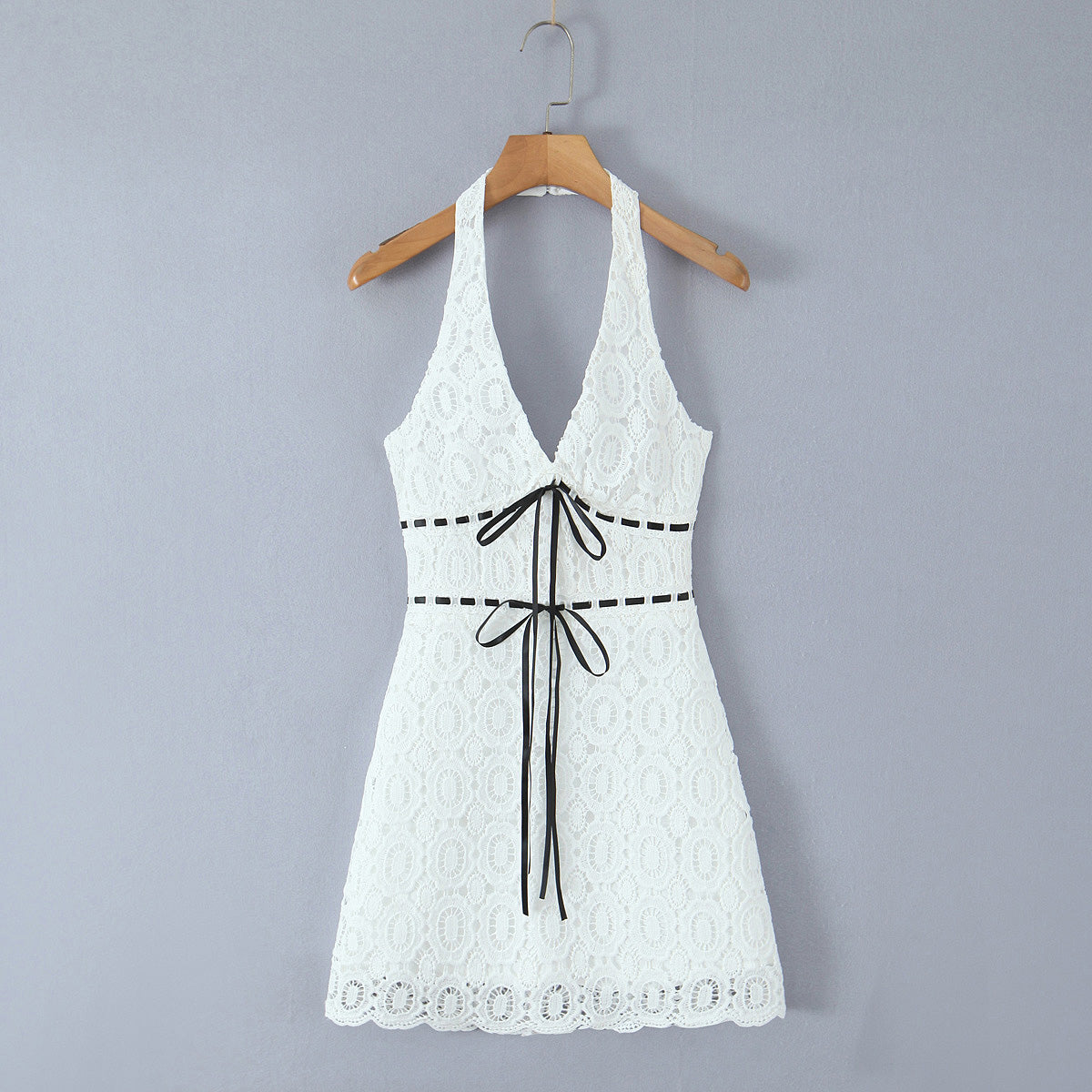 Summer Vacation Sexy Fresh Lace Embroidery Contrast Color Lace up Halterneck Dress