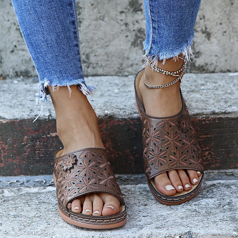 Retro Slippers Women Hollow Floral Shoes Outdoor Summer Sandals