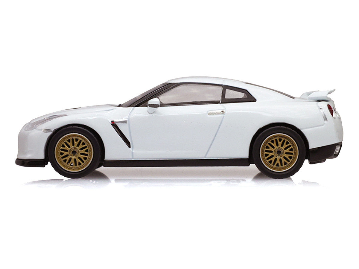 2007 Nissan GT-R (R35) Pearl White with Gold Wheels "Tokyo Torque" Series 10 1/64 Diecast Model Car by Greenlight