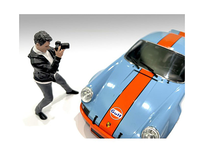 "Photographers" Figure #6 for 1/24 Scale Models by American Diorama