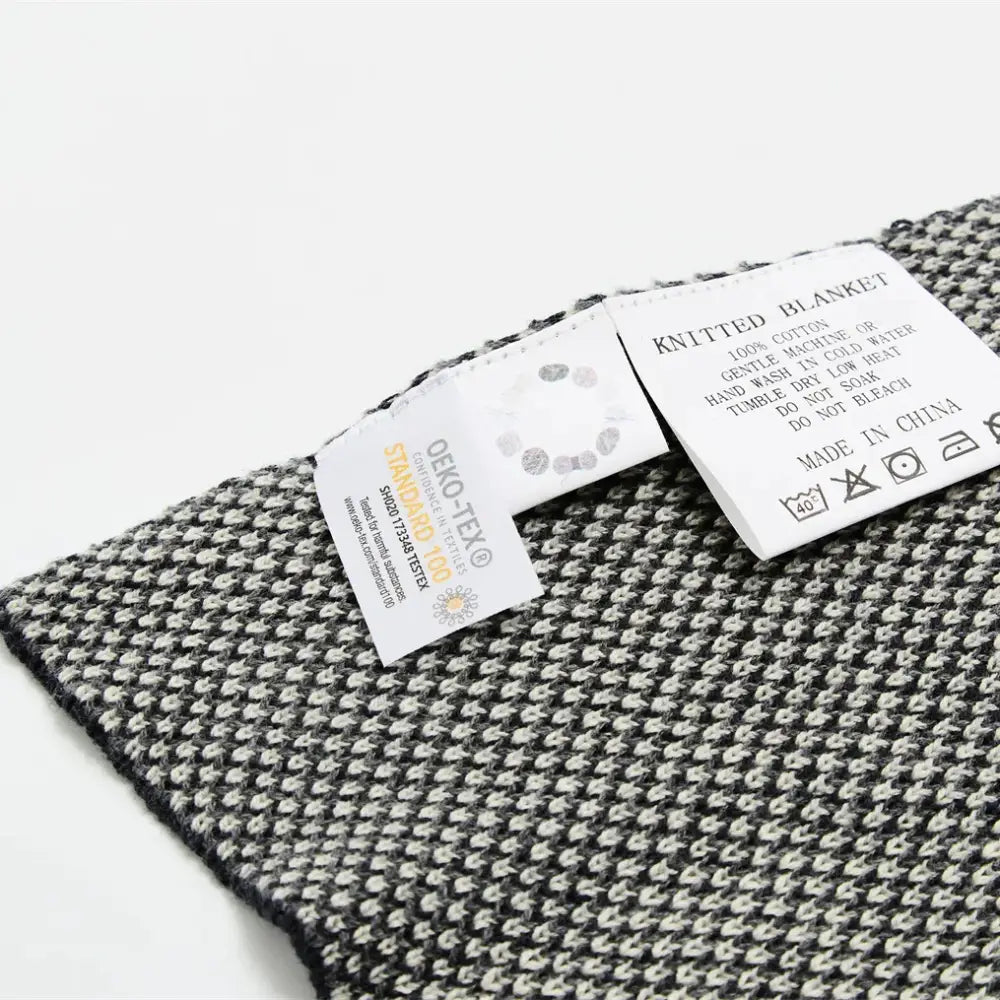DecorBites™ 3D Cube Cotton Knitted Plaid Blanket - Soft and Cozy Nordic Bedspread