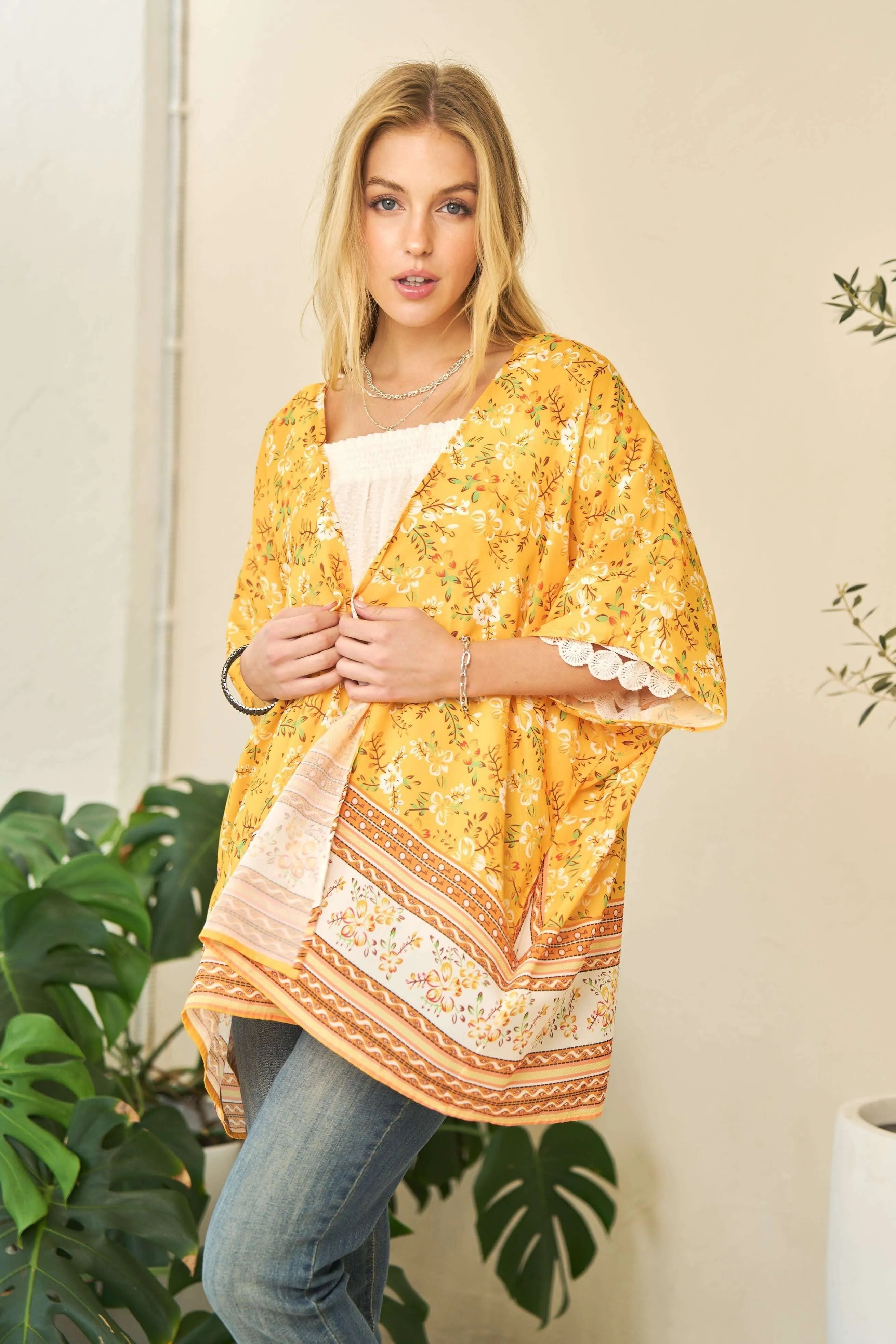Davi & Dani Floral Printed Short Sleeve Loose Fit Kimono Cover Up