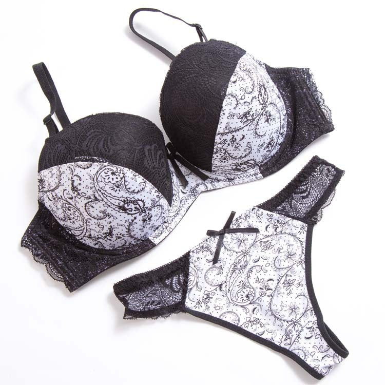 Plus Size Lace Color Matching Underwear Set for Comfortable Everyday Wear