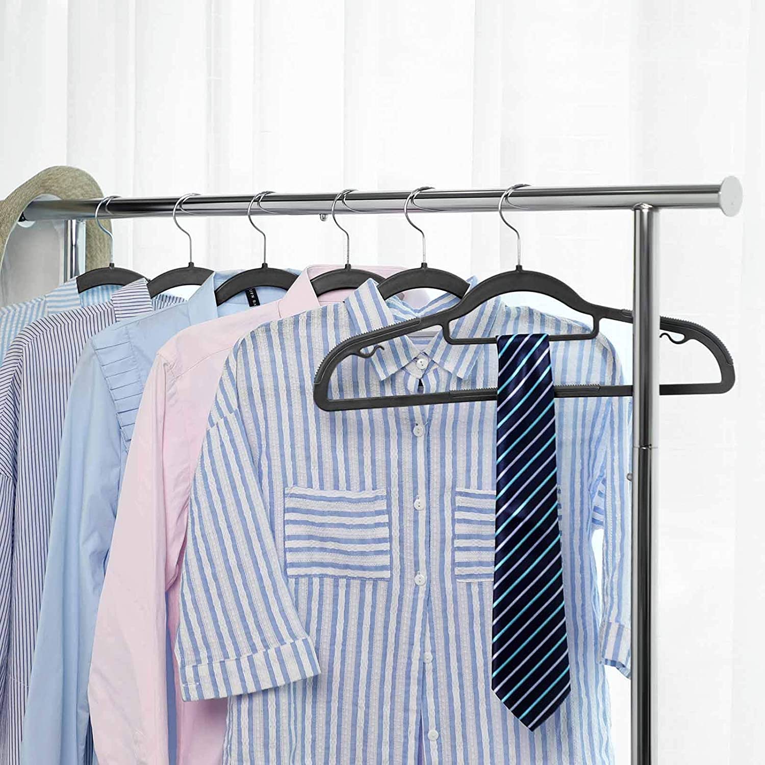 Pack of 50 Coat Hangers, Heavy Duty Plastic Hangers with Non-Slip Design, Space-Saving Clothes Hangers