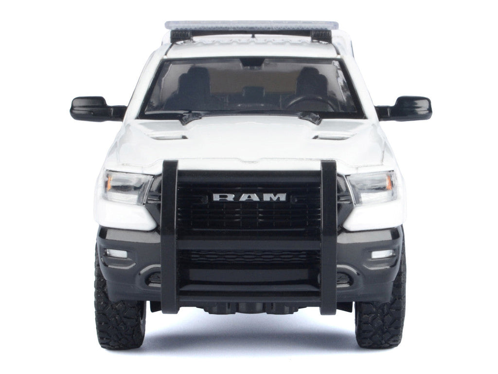2019 RAM 1500 Laramie Crew Cab Pickup Truck with Truck Bed Camper White "Custom Builder's Kit" Series 1/27 Diecast Model Car by Motormax