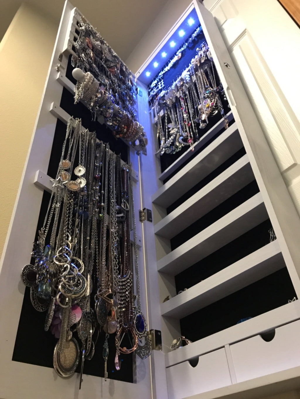 47" H Full Screen Mirrored Jewelry Cabinet Armoire, 6 LEDs Jewelry Organizer Wall Hanging/Door Mounted, Larger Capacity