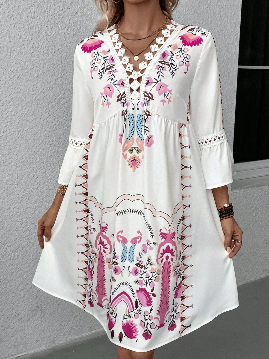 Exquisite Summer Feminine Lace Detail Printed Dress Chic Midi Lightweight Dress