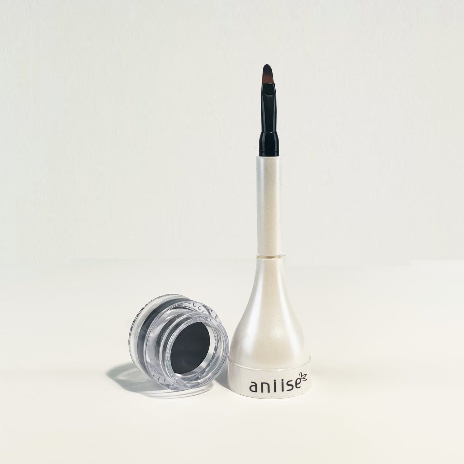 Gel Eyeliner with Built-in Brush