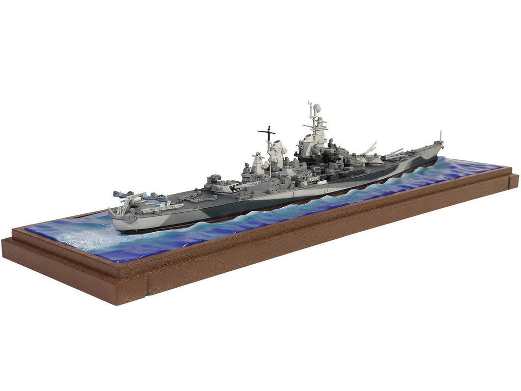 USS Missouri (BB-63) Iowa-class Battleship "Battle of Okinawa" (1945) United States Navy (Waterline Edition) "Battleship" Series 1/700 Diecast Model by Forces of Valor