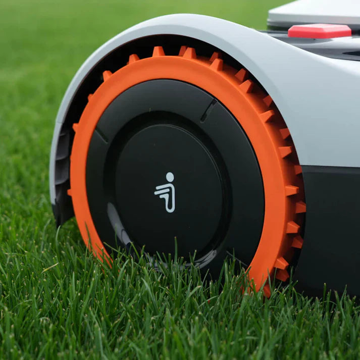 Segway Navimow Robust Off-Road Wheels with Spikes for Segway Navimow i Series – Superior Traction on Slopes and Mud