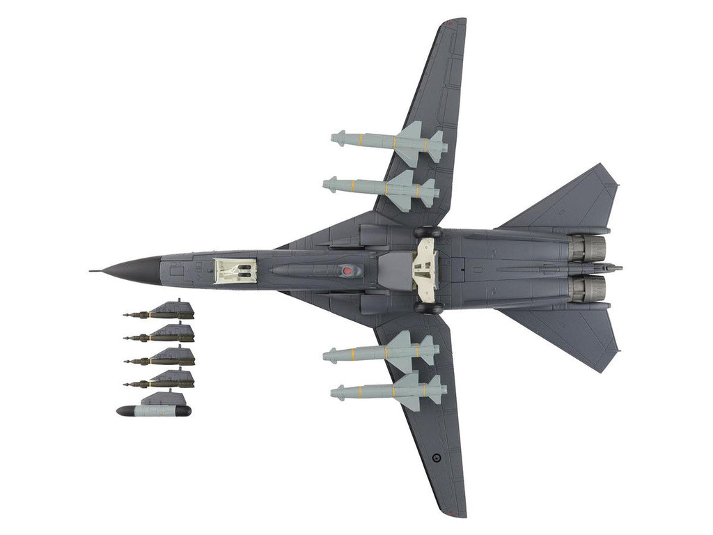 General Dynamics F-111C Pig Aircraft "90th Anniversary of No. 6 Squadron" (2007) Royal Australian Air Force  "Air Power Series" 1/72 Diecast Model by Hobby Master