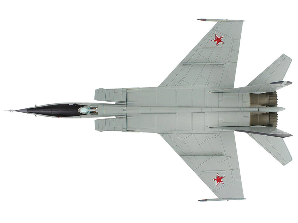 Mikoyan-Gurevich MiG-25RBT Aircraft "Red 46 47th Guards Reconnaissance Aviation Regiment 2nd Squadron" (2001) Russian Air Force "Air Power Series" 1/72 Diecast Model by Hobby Master
