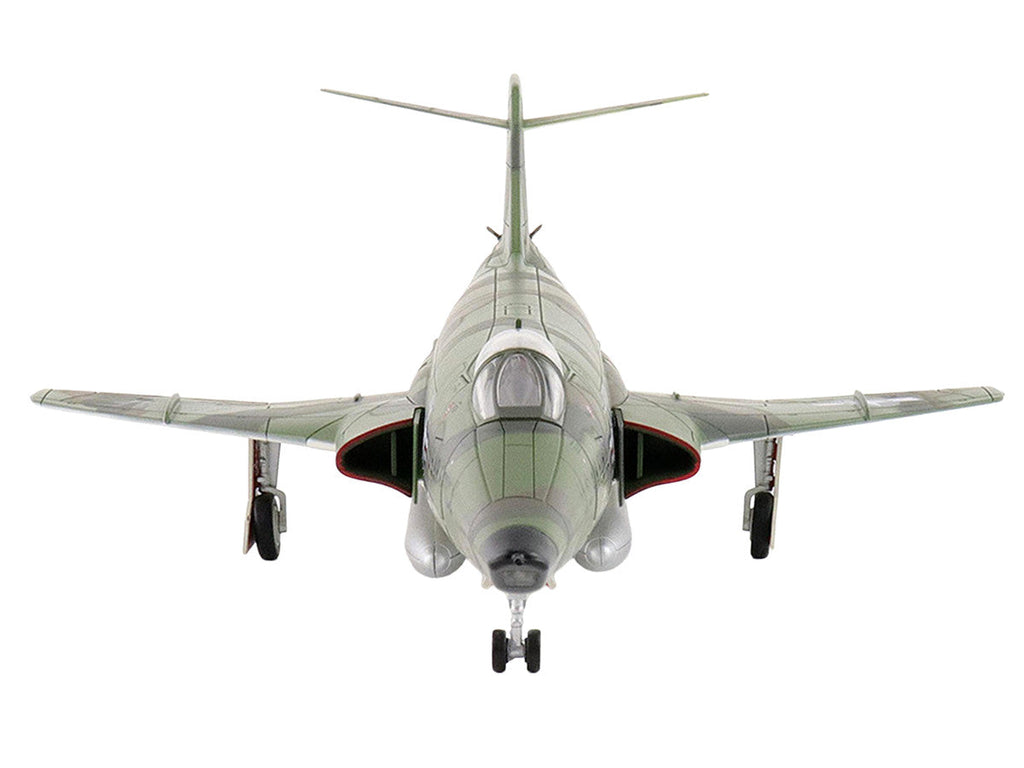 McDonnell RF-101A Voodoo Fighter Aircraft "54-1512 363rd Tactical Reconnaissance Wing Udorn Royal Thai Air Force Base" (1965) United States Air Force "Air Power Series" 1/72 Diecast Model by Hobby Master