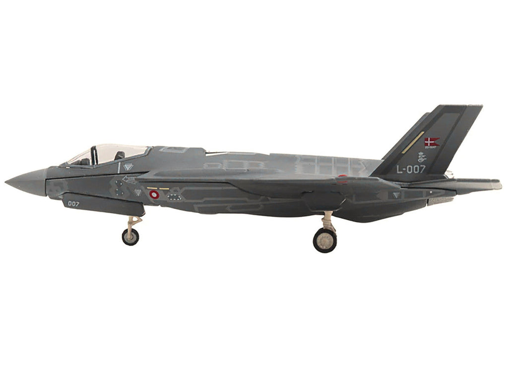 Lockheed Martin F-35A Lightning II Aircraft "Eskadrille 727 Skrydstrup Air Base" (L-007) Royal Danish Air Force 1/200 Diecast Model by Herpa