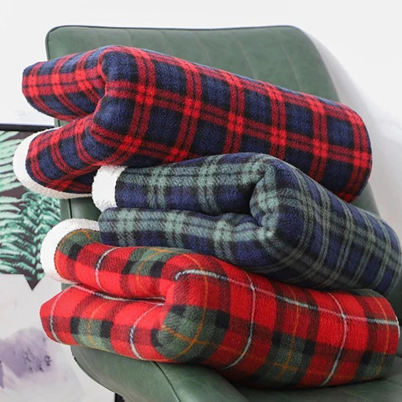 DecorBites™ Cozy Coral Fleece Plaid Blanket - Soft & Warm Flannel Bedspread