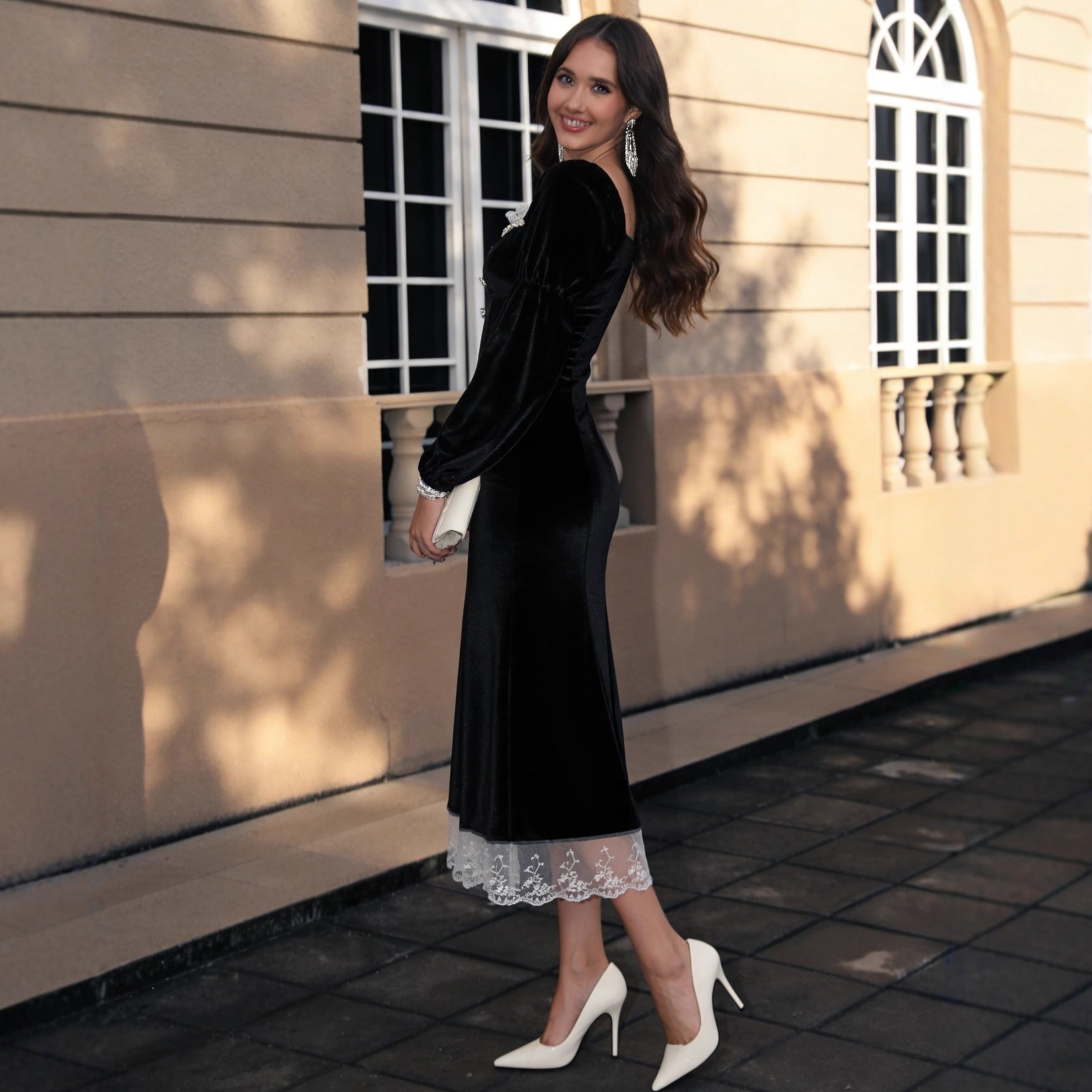 Hepburn Wind Black French Velvet Dress Women Autumn Winter Waist Tight Elegant Maxi Dress