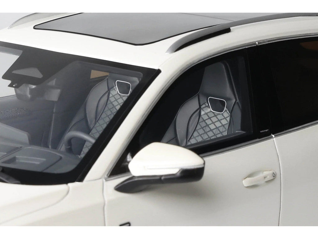 2024 Volkswagen Tiguan E Tsi R-Line Oryx White Pearl Limited Edition to 999 pieces Worldwide 1/18 Model Car by Otto Mobile