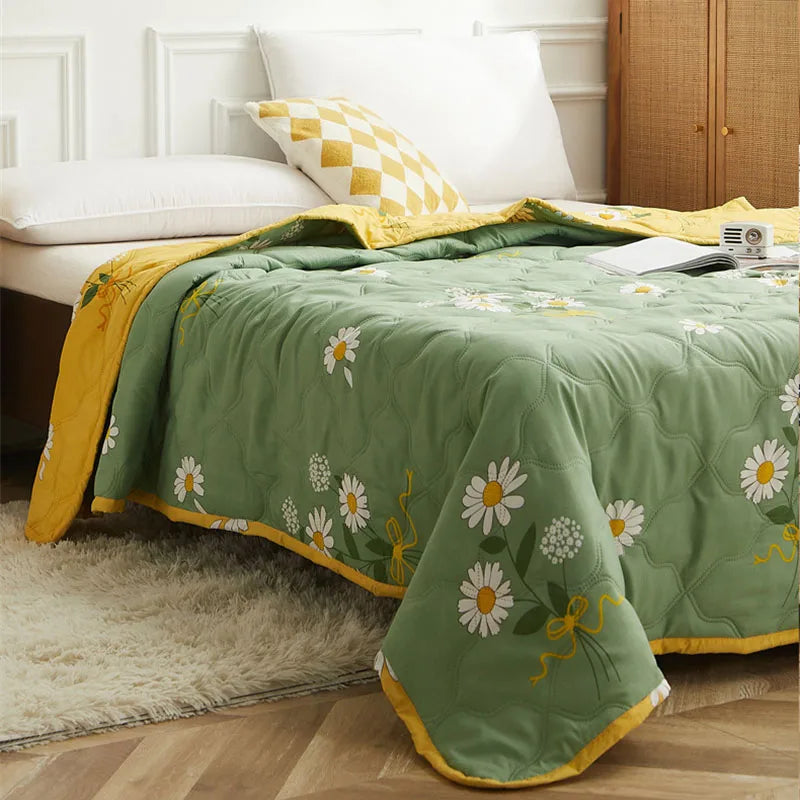 DecorBites™ Daisy Print Quilted Summer Quilt Set in Soft Breathable Fabric