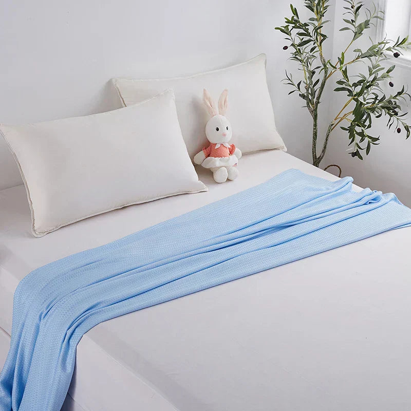 DecorBites™ Bamboo Fiber Summer Quilt - Lightweight & Breathable Diamond Grid Blanket