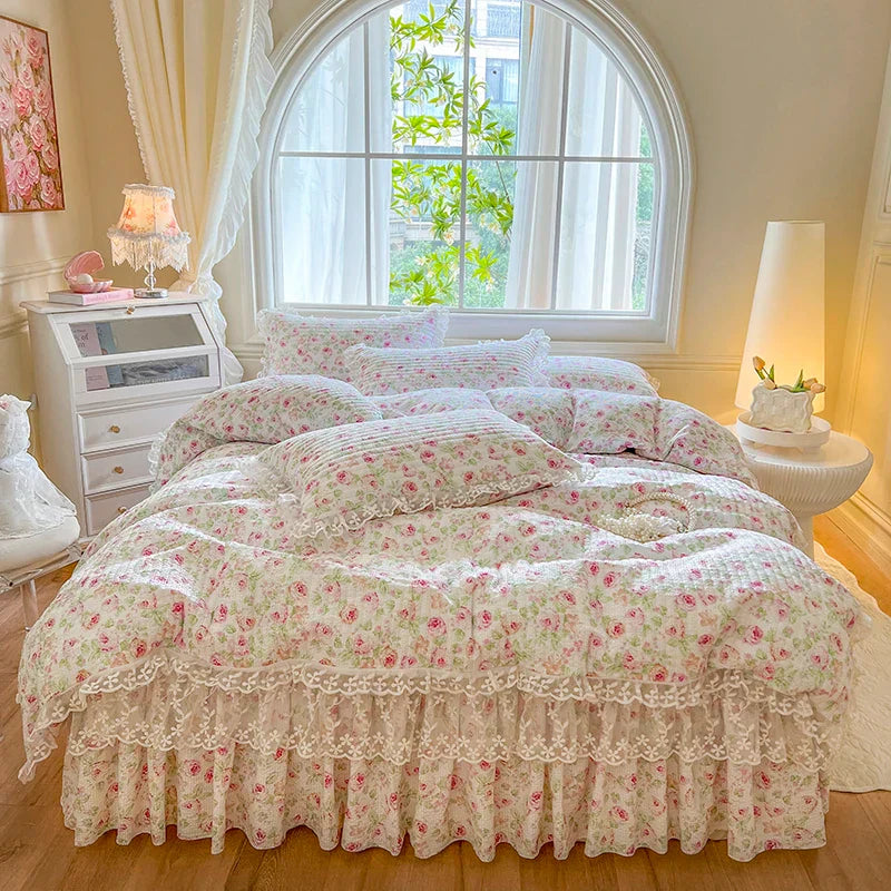 DecorBites™ French Lace Ruffles Seersucker Bed Set: 4Pcs Princess Bedding Quilt Cover