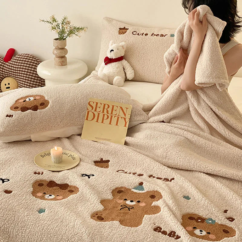 DecorBites™ Cozy Teddy Fleece Blanket - Luxury Bedspread for All Seasons