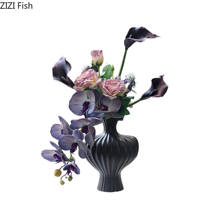 DecorBites™ Heart Shape Ceramic Vase for Minimalist Floral Arrangements