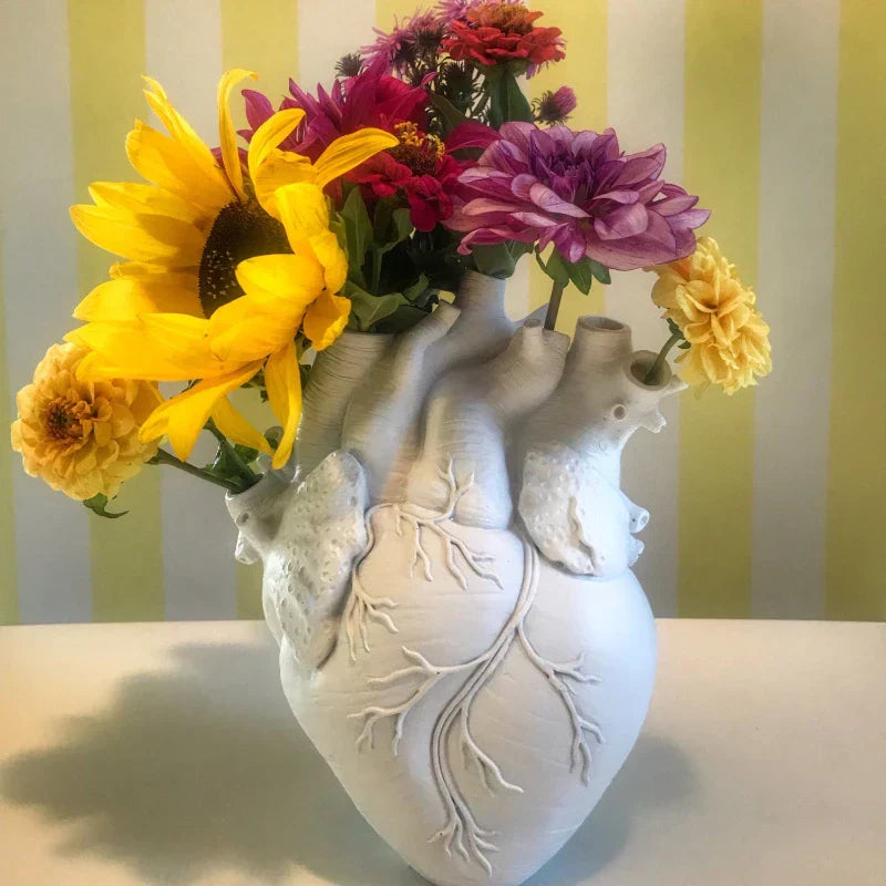 DecorBites™ Heart Shape Resin Flower Vase Desktop Ornament Bouquet Holder Home Decor