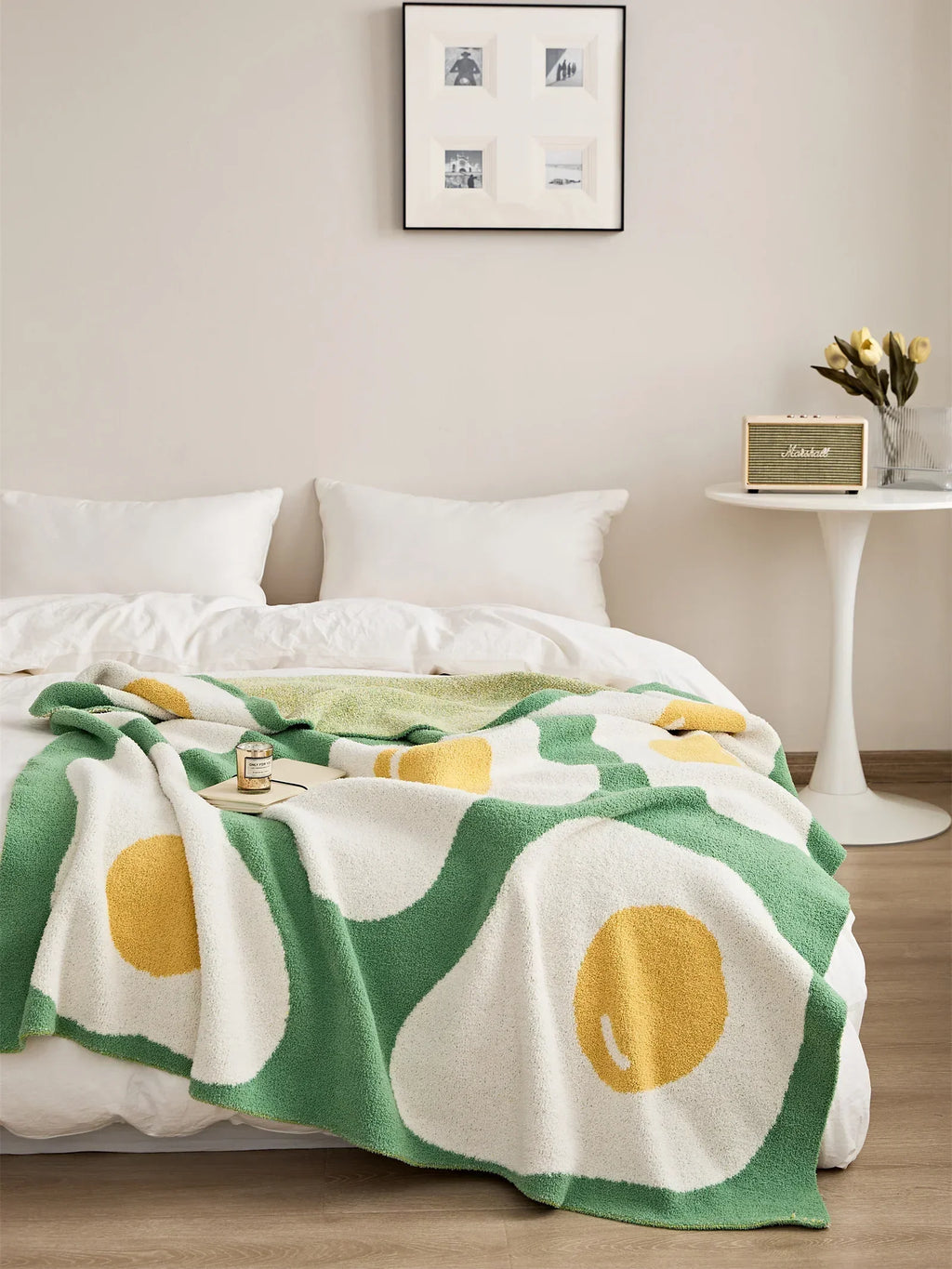 DecorBites™ Cute Poached Egg Blanket Throw - Kawaii Fried Egg Pattern Cozy Knit Blanket for Living Room and Bedroom