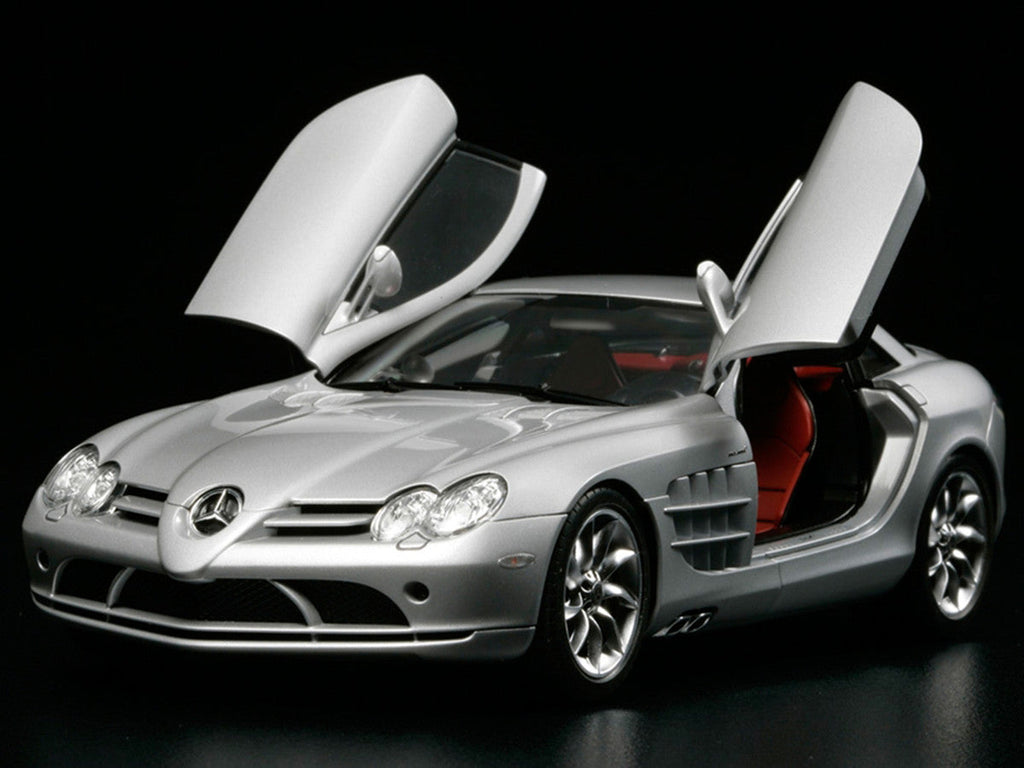 Model Kit Mercedes-Benz SLR McLaren 1/24 Scale Model by Tamiya