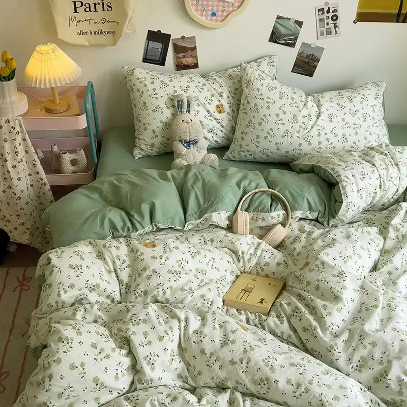 DecorBites™ Cartoon Style Printed Comforter Set 4Pcs Lightweight Duvet Kits Bedding Set