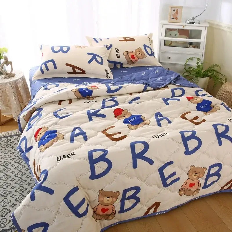 DecorBites™ Bear Quilt & Pillowcase Set - Soft & Breathable Summer Bedding