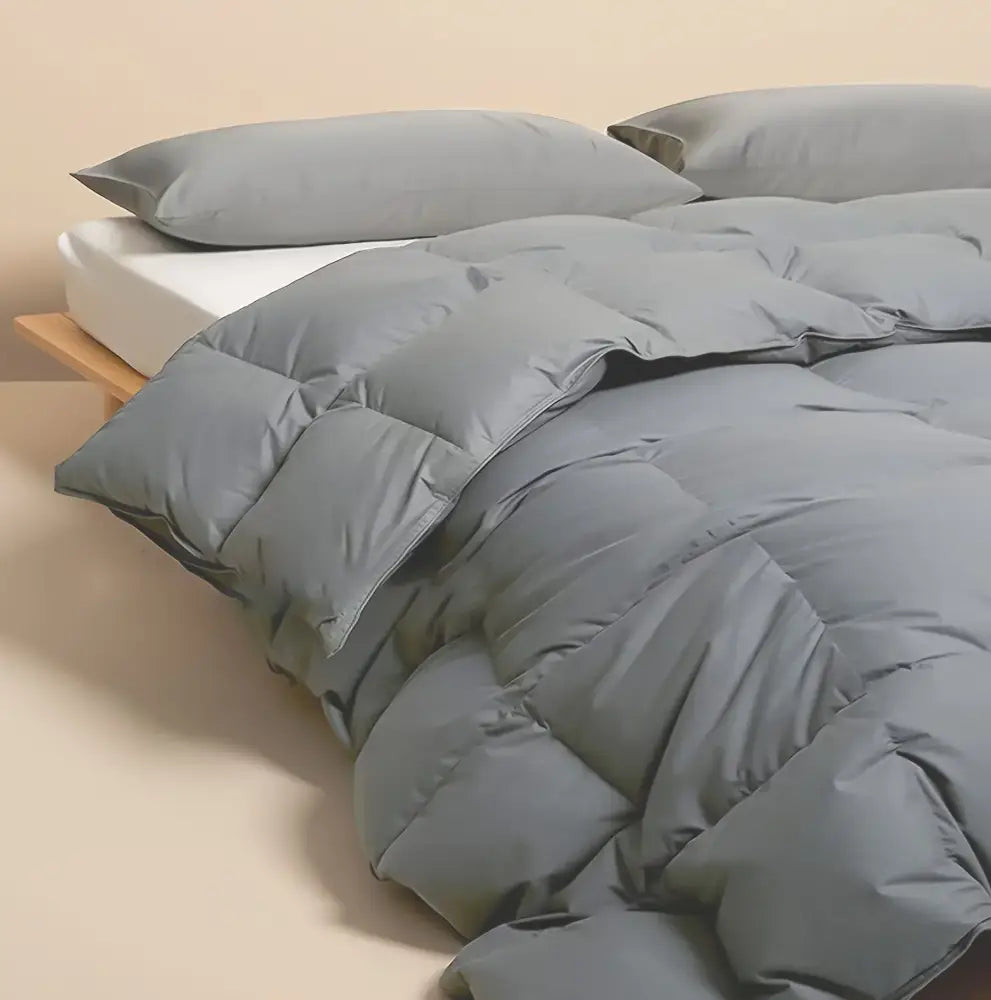 Plush white season lightweight goose down duvet insert bedroom