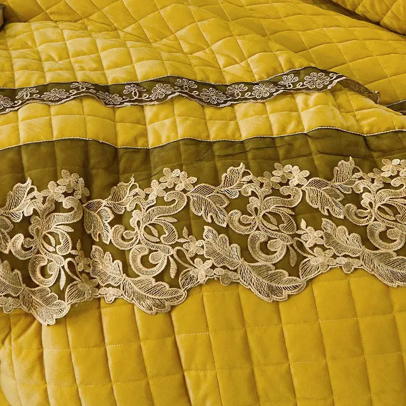 Black gold luxury crystal velvet bedding set bedroom quilted lace
