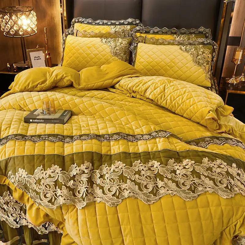 Black gold luxury crystal velvet bedding set bedroom quilted lace