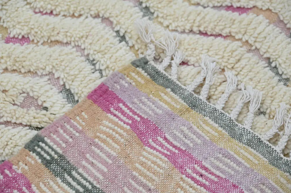 Handmade moroccan azilal rug beige & pink living room zigzag decor