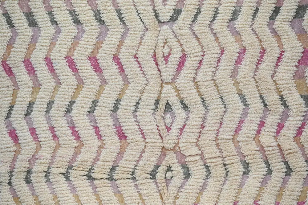 Handmade moroccan azilal rug beige & pink living room zigzag decor