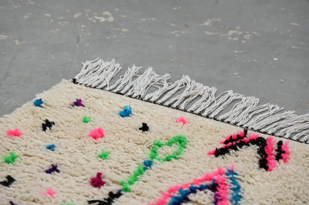 Handmade traditional azilal rug beige geometric bedroom carpet