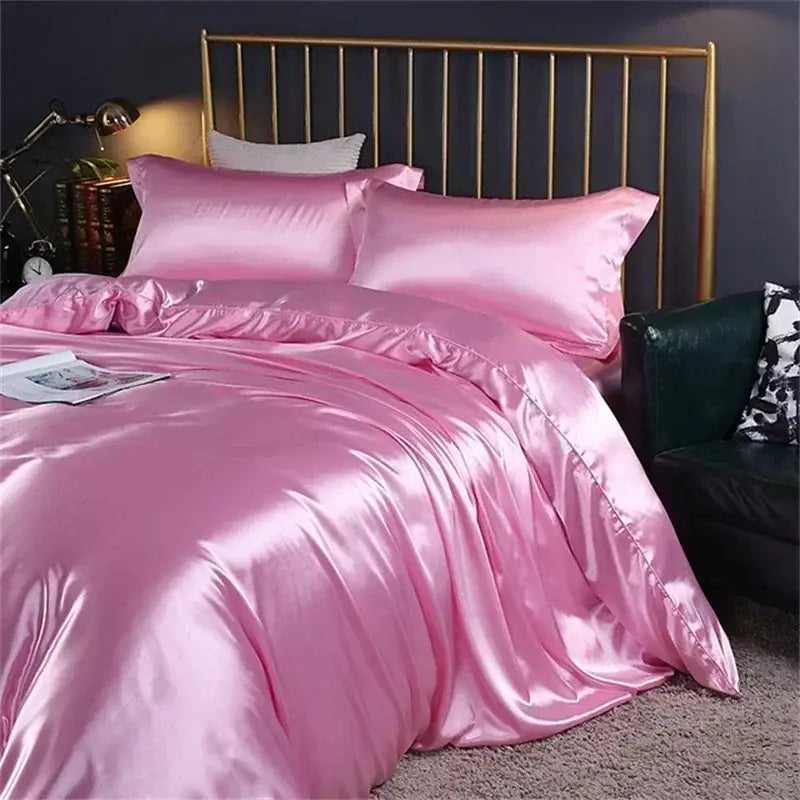 Luxurious dark green satin bedding set with duvet cover for bedroom