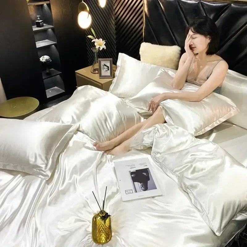 Luxurious purple mulberry silk bedding set for bedroom comfort