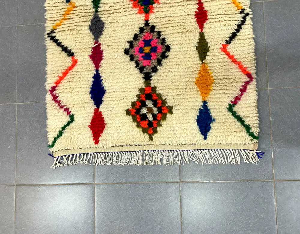 Handmade moroccan azilal rug cream geometric bedroom decor