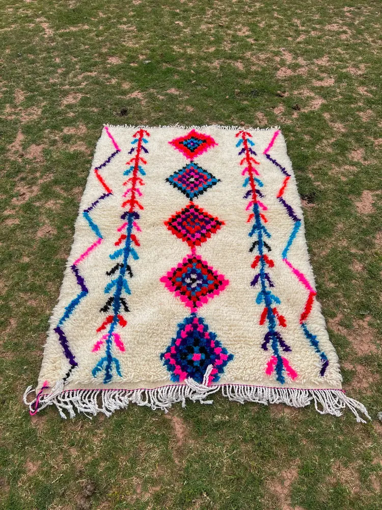 Beige moroccan handmade azilal rug – living room geometric decor