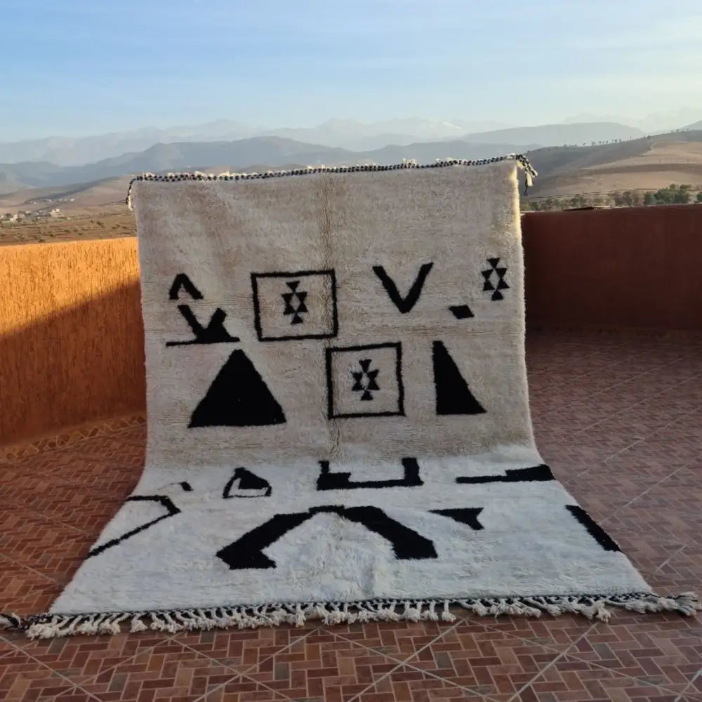 Handmade cream and black beni ouarain rug living room wool decor