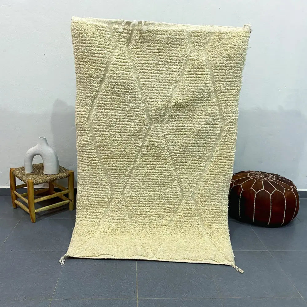 Beni ouarain cream textured moroccan handmade rug – bedroom decor