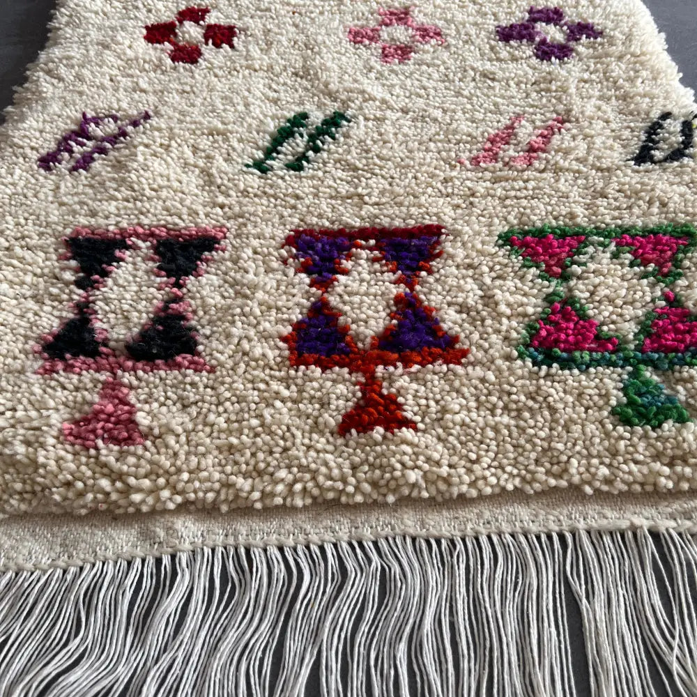 Handmade beni ouarain moroccan wool rug for bedroom or living room
