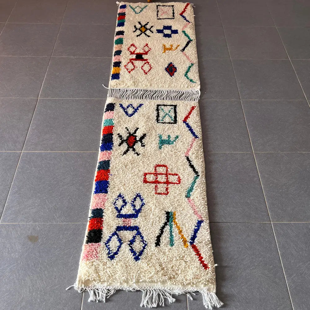 Beige geometric moroccan handmade beni ouarain rug bedroom decor