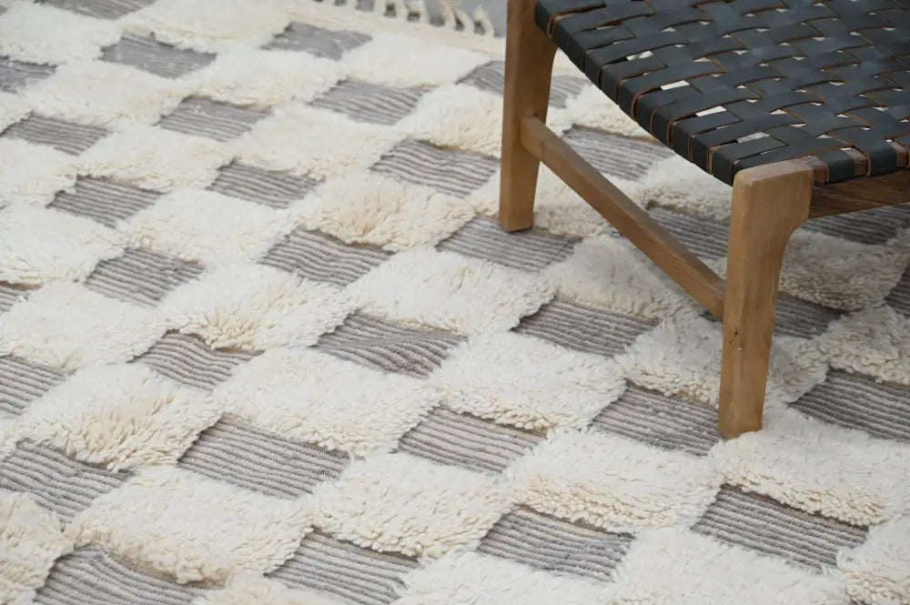 Handmade beige & taupe checkered beni ouarain rug living room decor
