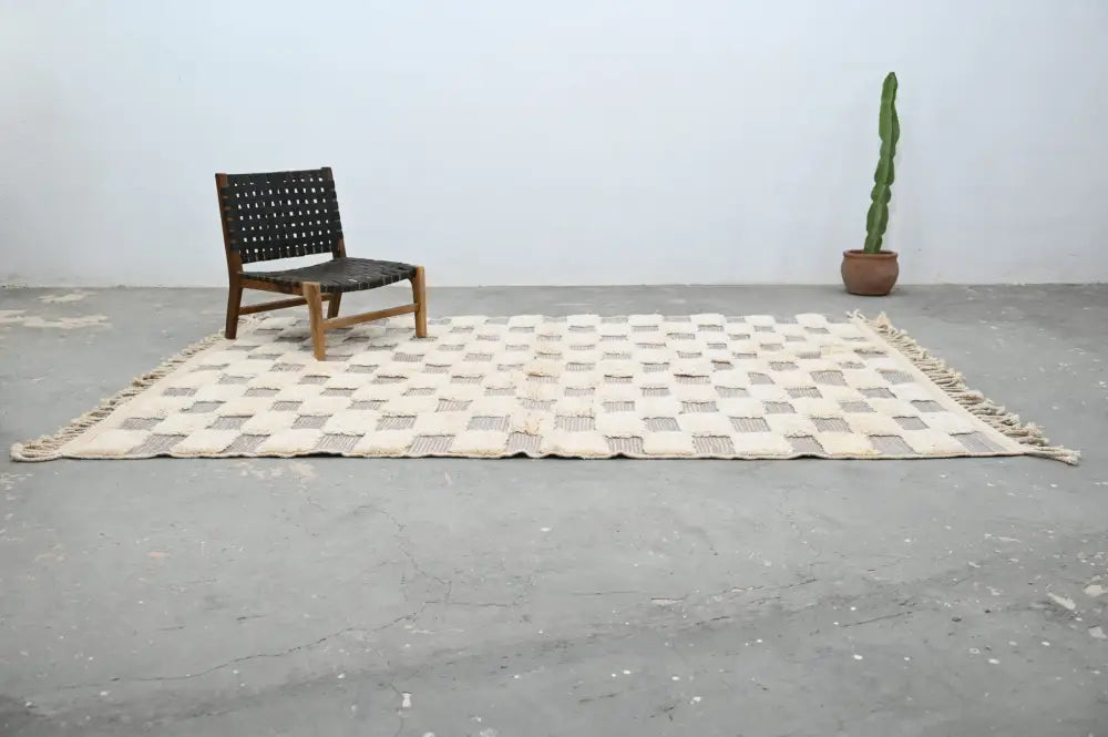Handmade beige & taupe checkered beni ouarain rug living room decor