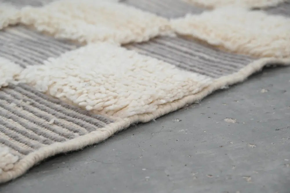 Handmade beige & taupe checkered beni ouarain rug living room decor